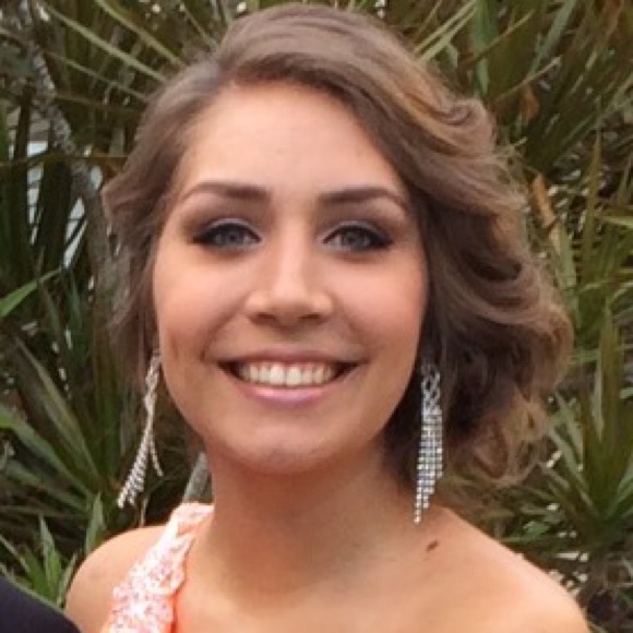 Meet your Posher, Connie - Picture 4 of 8